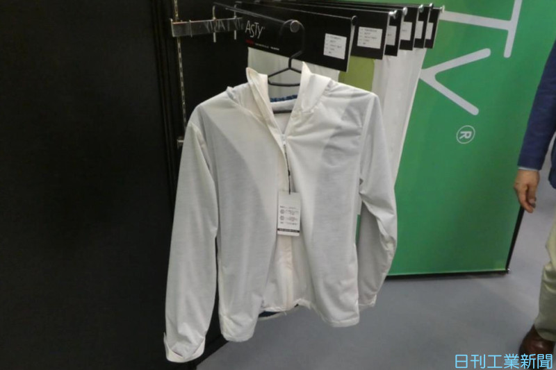 アパレルたちがこぞって開発、「環境に配慮した服」の仕組み～マイクロプラ問題に着目～